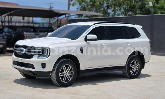 Buy Used Ford Everest White Car in Dar es Salaam in Dar es Salaam Buy Used Ford Everest White Car in Dar es Salaam in Dar es Salaam