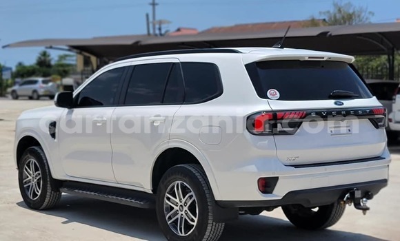 Buy Used Ford Everest White Car in Dar es Salaam in Dar es Salaam Buy Used Ford Everest White Car in Dar es Salaam in Dar es Salaam