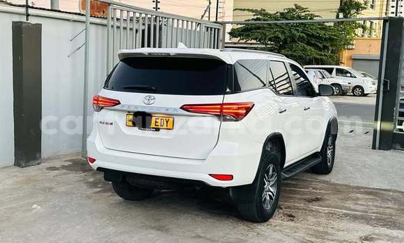 Buy Used Toyota Fortuner White Car in Dar es Salaam in Dar es Salaam Buy Used Toyota Fortuner White Car in Dar es Salaam in Dar es Salaam