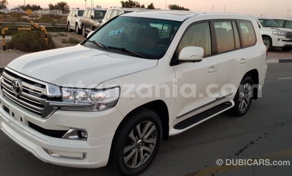 Buy Import Toyota Land Cruiser White Car in Import - Dubai in Arusha Buy Import Toyota Land Cruiser White Car in Import - Dubai in Arusha