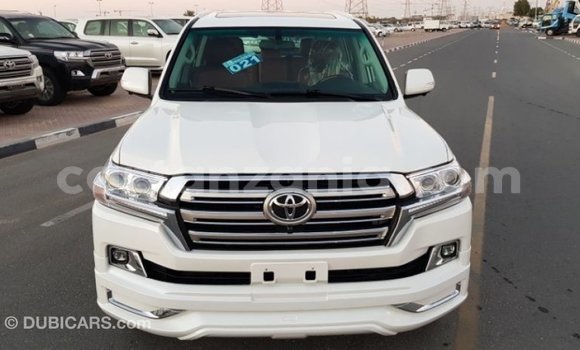 Buy Import Toyota Land Cruiser White Car in Import - Dubai in Arusha Buy Import Toyota Land Cruiser White Car in Import - Dubai in Arusha
