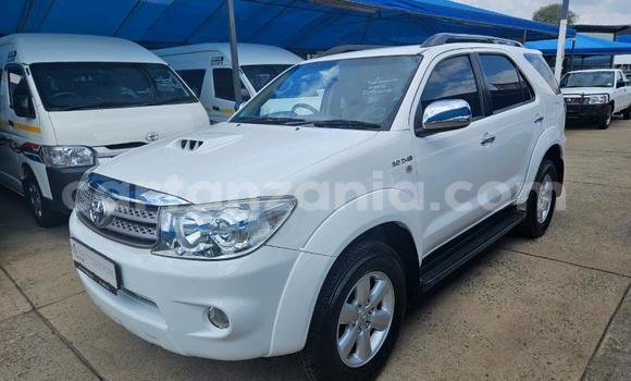 Buy Used Toyota Fortuner White Car in Dodoma in Dodoma Buy Used Toyota Fortuner White Car in Dodoma in Dodoma
