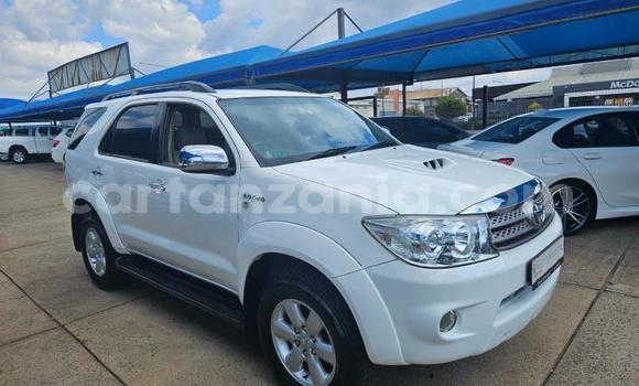 Buy Used Toyota Fortuner White Car in Dodoma in Dodoma Buy Used Toyota Fortuner White Car in Dodoma in Dodoma