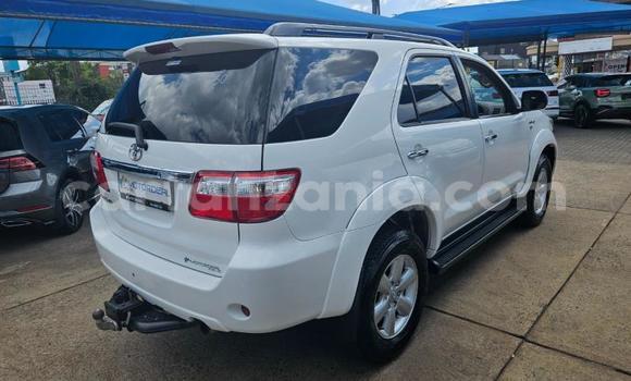 Buy Used Toyota Fortuner White Car in Dodoma in Dodoma Buy Used Toyota Fortuner White Car in Dodoma in Dodoma