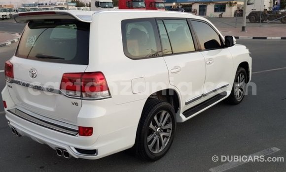 Buy Import Toyota Land Cruiser White Car in Import - Dubai in Arusha Buy Import Toyota Land Cruiser White Car in Import - Dubai in Arusha