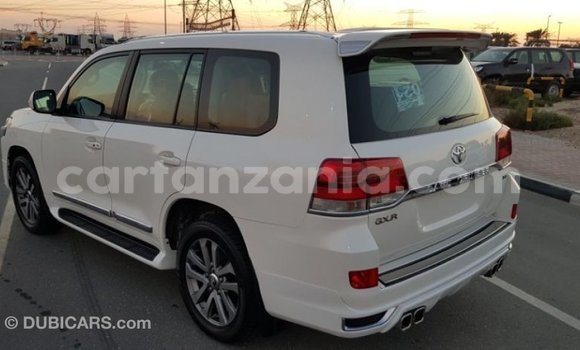 Buy Import Toyota Land Cruiser White Car in Import - Dubai in Arusha Buy Import Toyota Land Cruiser White Car in Import - Dubai in Arusha
