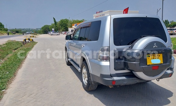 Nunua Ilio tumika Mitsubishi Pajero Fedha Gari ndani ya Dar es Salaam nchini Dar es Salaam Nunua Ilio tumika Mitsubishi Pajero Fedha Gari ndani ya Dar es Salaam nchini Dar es Salaam