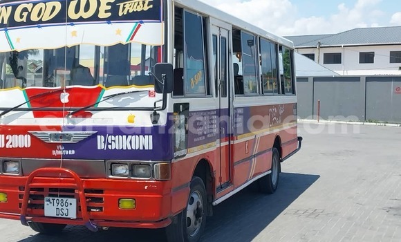 Nunua Ilio tumika Hino Ranger Nyeupe Lori ndani ya Dar es Salaam nchini Dar es Salaam Nunua Ilio tumika Hino Ranger Nyeupe Lori ndani ya Dar es Salaam nchini Dar es Salaam