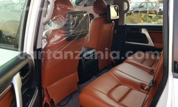Buy Import Toyota Land Cruiser White Car in Import - Dubai in Arusha Buy Import Toyota Land Cruiser White Car in Import - Dubai in Arusha