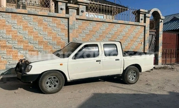 Nunua Ilio tumika Nissan Hardbody Nyeupe Gari ndani ya Dar es Salaam nchini Dar es Salaam Nunua Ilio tumika Nissan Hardbody Nyeupe Gari ndani ya Dar es Salaam nchini Dar es Salaam