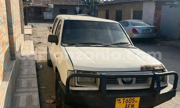 Nunua Ilio tumika Nissan Hardbody Nyeupe Gari ndani ya Dar es Salaam nchini Dar es Salaam Nunua Ilio tumika Nissan Hardbody Nyeupe Gari ndani ya Dar es Salaam nchini Dar es Salaam