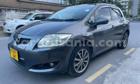 Buy Used Toyota Auris Black Car in Import - Dubai in Arusha