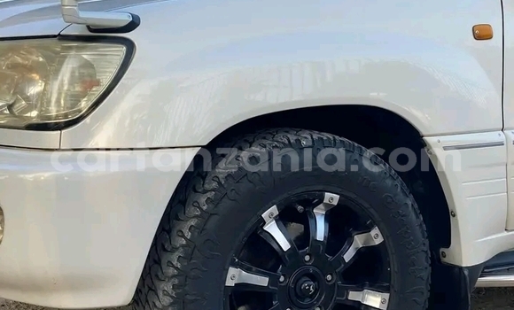 Nunua Ilio tumika Toyota Land Cruiser Nyeupe Gari ndani ya Biharamulo nchini Kagera Nunua Ilio tumika Toyota Land Cruiser Nyeupe Gari ndani ya Biharamulo nchini Kagera