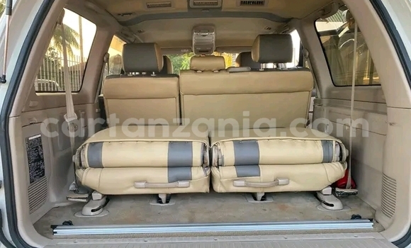 Nunua Ilio tumika Toyota Land Cruiser Nyeupe Gari ndani ya Biharamulo nchini Kagera Nunua Ilio tumika Toyota Land Cruiser Nyeupe Gari ndani ya Biharamulo nchini Kagera