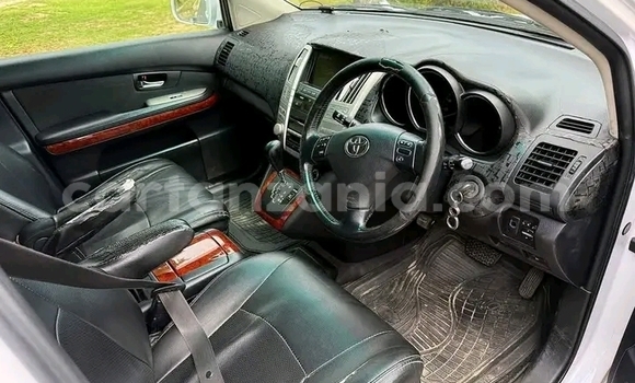 Nunua Ilio tumika Toyota Harrier Nyeupe Gari ndani ya Biharamulo nchini Kagera