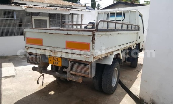 Buy Used Mitsubishi Town Box White Car in Dar es Salaam in Dar es Salaam