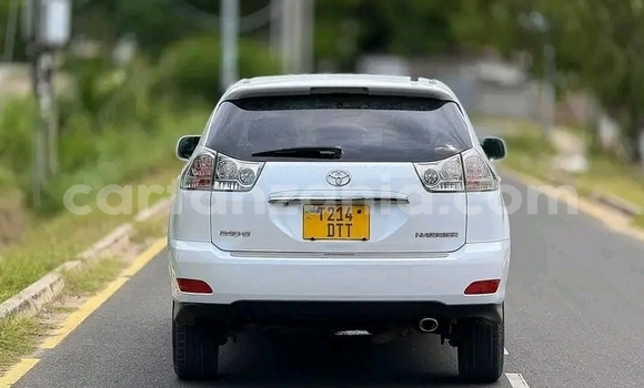 Nunua Ilio tumika Toyota Harrier Nyeupe Gari ndani ya Biharamulo nchini Kagera Nunua Ilio tumika Toyota Harrier Nyeupe Gari ndani ya Biharamulo nchini Kagera