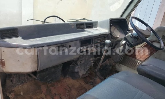 Buy Used Mitsubishi Town Box White Car in Dar es Salaam in Dar es Salaam Buy Used Mitsubishi Town Box White Car in Dar es Salaam in Dar es Salaam