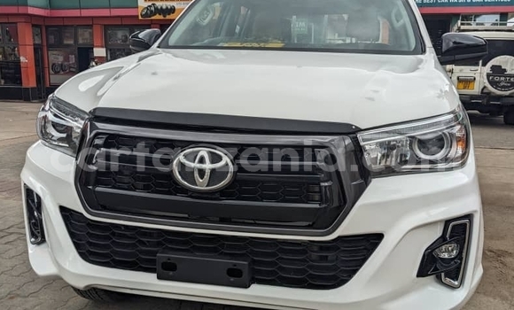 Buy Used Toyota Hiluxe Revo White Car in Dar es Salaam in Dar es Salaam Buy Used Toyota Hiluxe Revo White Car in Dar es Salaam in Dar es Salaam