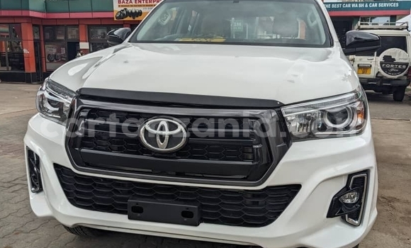 Buy Used Toyota Hiluxe Revo White Car in Dar es Salaam in Dar es Salaam Buy Used Toyota Hiluxe Revo White Car in Dar es Salaam in Dar es Salaam