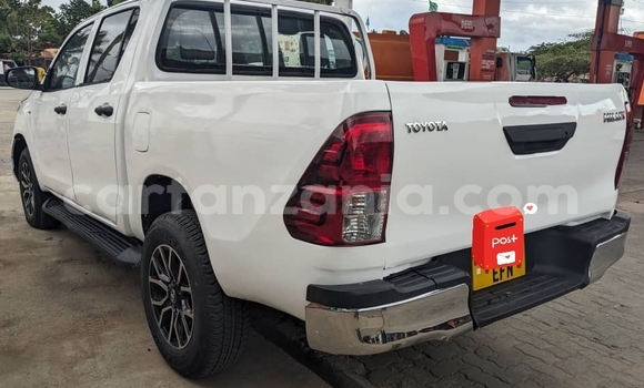 Buy Used Toyota Hiluxe Revo White Car in Dar es Salaam in Dar es Salaam Buy Used Toyota Hiluxe Revo White Car in Dar es Salaam in Dar es Salaam