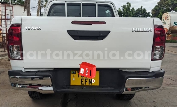 Buy Used Toyota Hiluxe Revo White Car in Dar es Salaam in Dar es Salaam Buy Used Toyota Hiluxe Revo White Car in Dar es Salaam in Dar es Salaam