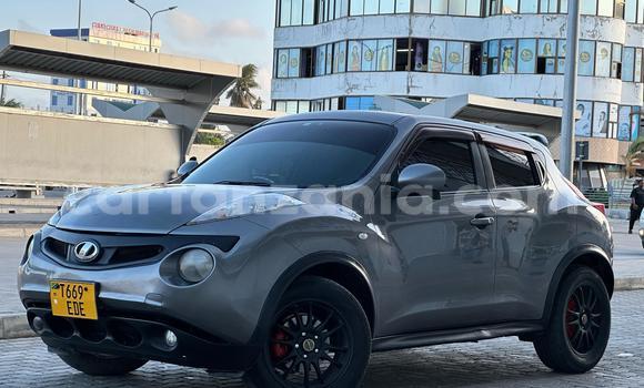 Nunua Ilio tumika Nissan Juke Brown Gari ndani ya Dar es Salaam nchini Dar es Salaam