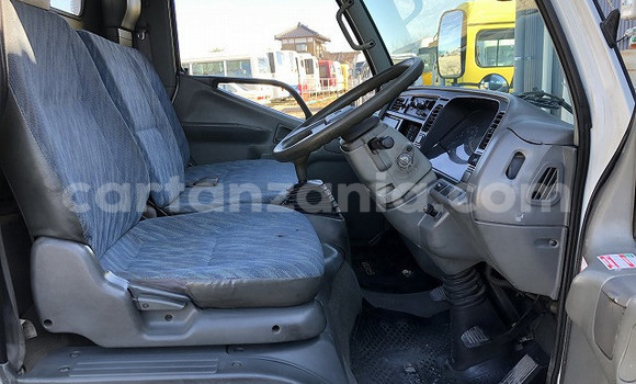 Nunua Imported Mitsubishi Van Nyeupe Lori ndani ya Mwanza nchini Mwanza Nunua Imported Mitsubishi Van Nyeupe Lori ndani ya Mwanza nchini Mwanza