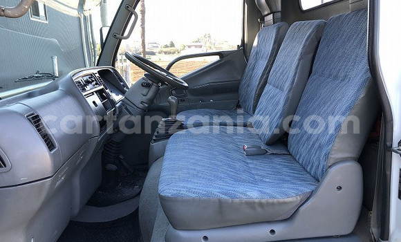 Nunua Imported Mitsubishi Van Nyeupe Lori ndani ya Mwanza nchini Mwanza Nunua Imported Mitsubishi Van Nyeupe Lori ndani ya Mwanza nchini Mwanza