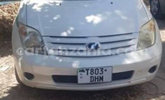 Buy Used Toyota IST White Car in Dar es Salaam in Dar es Salaam Buy Used Toyota IST White Car in Dar es Salaam in Dar es Salaam