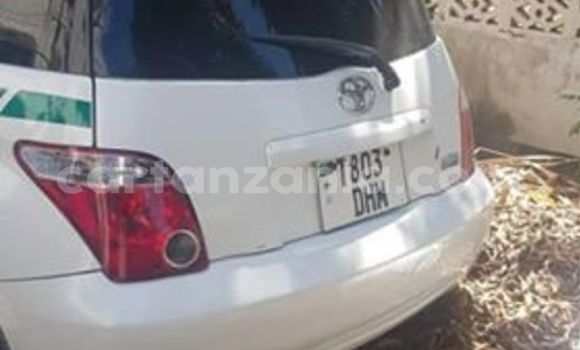 Buy Used Toyota IST White Car in Dar es Salaam in Dar es Salaam Buy Used Toyota IST White Car in Dar es Salaam in Dar es Salaam