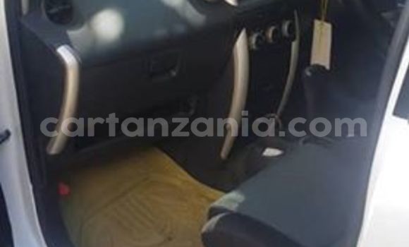 Buy Used Toyota IST White Car in Dar es Salaam in Dar es Salaam Buy Used Toyota IST White Car in Dar es Salaam in Dar es Salaam