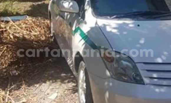 Buy Used Toyota IST White Car in Dar es Salaam in Dar es Salaam Buy Used Toyota IST White Car in Dar es Salaam in Dar es Salaam