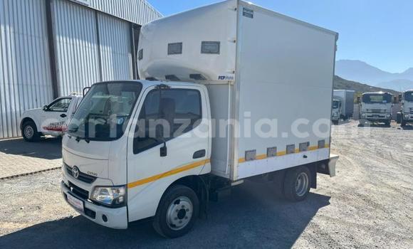 Buy Used Toyota Dyna White Truck in Dodoma in Dodoma Buy Used Toyota Dyna White Truck in Dodoma in Dodoma
