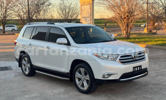 Buy Used Toyota Highlander White Car in Dodoma in Dodoma Buy Used Toyota Highlander White Car in Dodoma in Dodoma