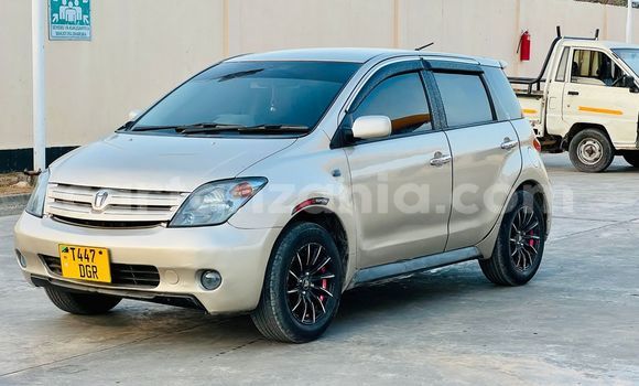 Buy Used Toyota IST Beige Car in Dar es Salaam in Dar es Salaam
