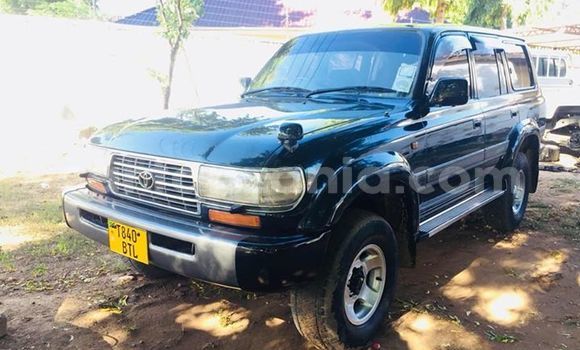 Buy Used Toyota Land Cruiser Green Car in Dar es Salaam in Dar es Salaam Buy Used Toyota Land Cruiser Green Car in Dar es Salaam in Dar es Salaam