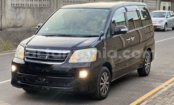 Nunua Ilio tumika Toyota Noah Nyeusi Gari ndani ya Dar es Salaam nchini Dar es Salaam Nunua Ilio tumika Toyota Noah Nyeusi Gari ndani ya Dar es Salaam nchini Dar es Salaam