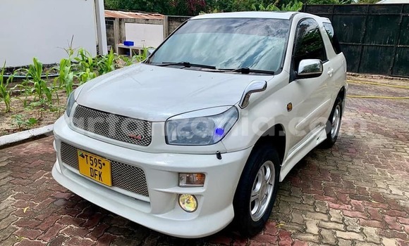 Buy Used Toyota RAV4 White Car in Dar es Salaam in Dar es Salaam