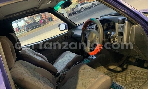 Nunua Ilio tumika Toyota RAV4 Bluu Gari ndani ya Dar es Salaam nchini Dar es Salaam Nunua Ilio tumika Toyota RAV4 Bluu Gari ndani ya Dar es Salaam nchini Dar es Salaam