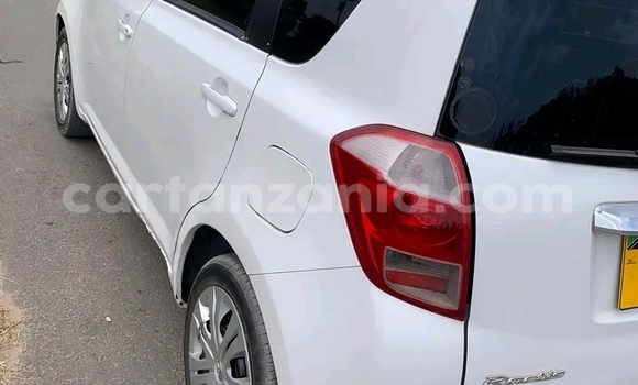 Buy Used Toyota Ractis White Car in Buhigwe in Kigoma