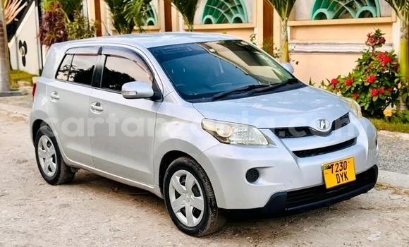 Buy Used Ford Explorer White Car in Biharamulo in Kagera Buy Used Ford Explorer White Car in Biharamulo in Kagera