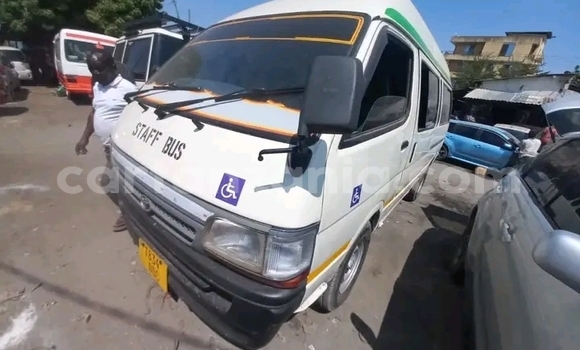 Buy Used Toyota Hiace White Car in Biharamulo in Kagera Buy Used Toyota Hiace White Car in Biharamulo in Kagera