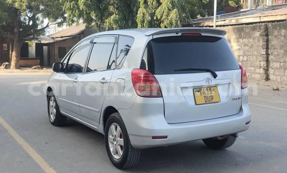 Nunua Ilio tumika Toyota Corolla Spacio Fedha Gari ndani ya Dar es Salaam nchini Dar es Salaam