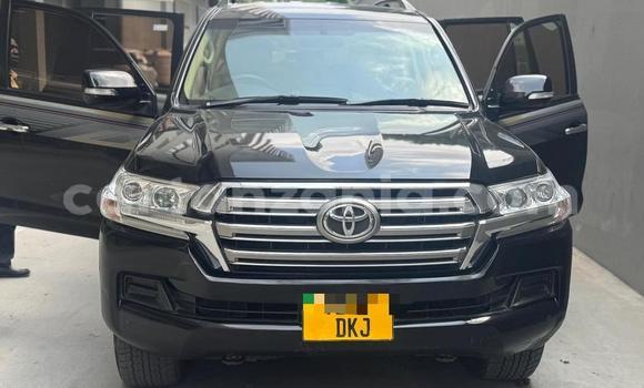 Nunua Ilio tumika Toyota Land Cruiser Nyeusi Gari ndani ya Dar es Salaam nchini Dar es Salaam
