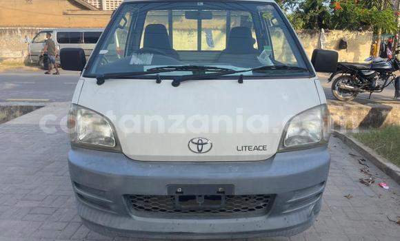 Buy Used Toyota LiteAce White Car in Dar es Salaam in Dar es Salaam