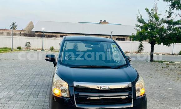 Nunua Ilio tumika Toyota Noah Nyeusi Gari ndani ya Dar es Salaam nchini Dar es Salaam