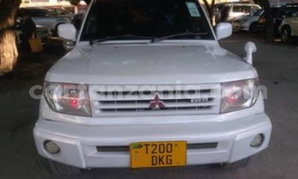 Nunua Ilio tumika Mitsubishi Pajero Nyeupe Gari ndani ya Dar es Salaam nchini Dar es Salaam Nunua Ilio tumika Mitsubishi Pajero Nyeupe Gari ndani ya Dar es Salaam nchini Dar es Salaam