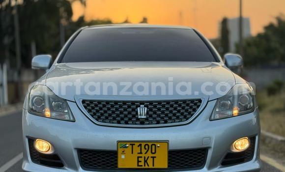 Buy Used Toyota Crown Silver Car in Dar es Salaam in Dar es Salaam