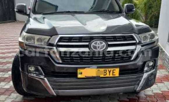 Nunua Ilio tumika Toyota Land Cruiser Beige Gari ndani ya Dar es Salaam nchini Dar es Salaam Nunua Ilio tumika Toyota Land Cruiser Beige Gari ndani ya Dar es Salaam nchini Dar es Salaam
